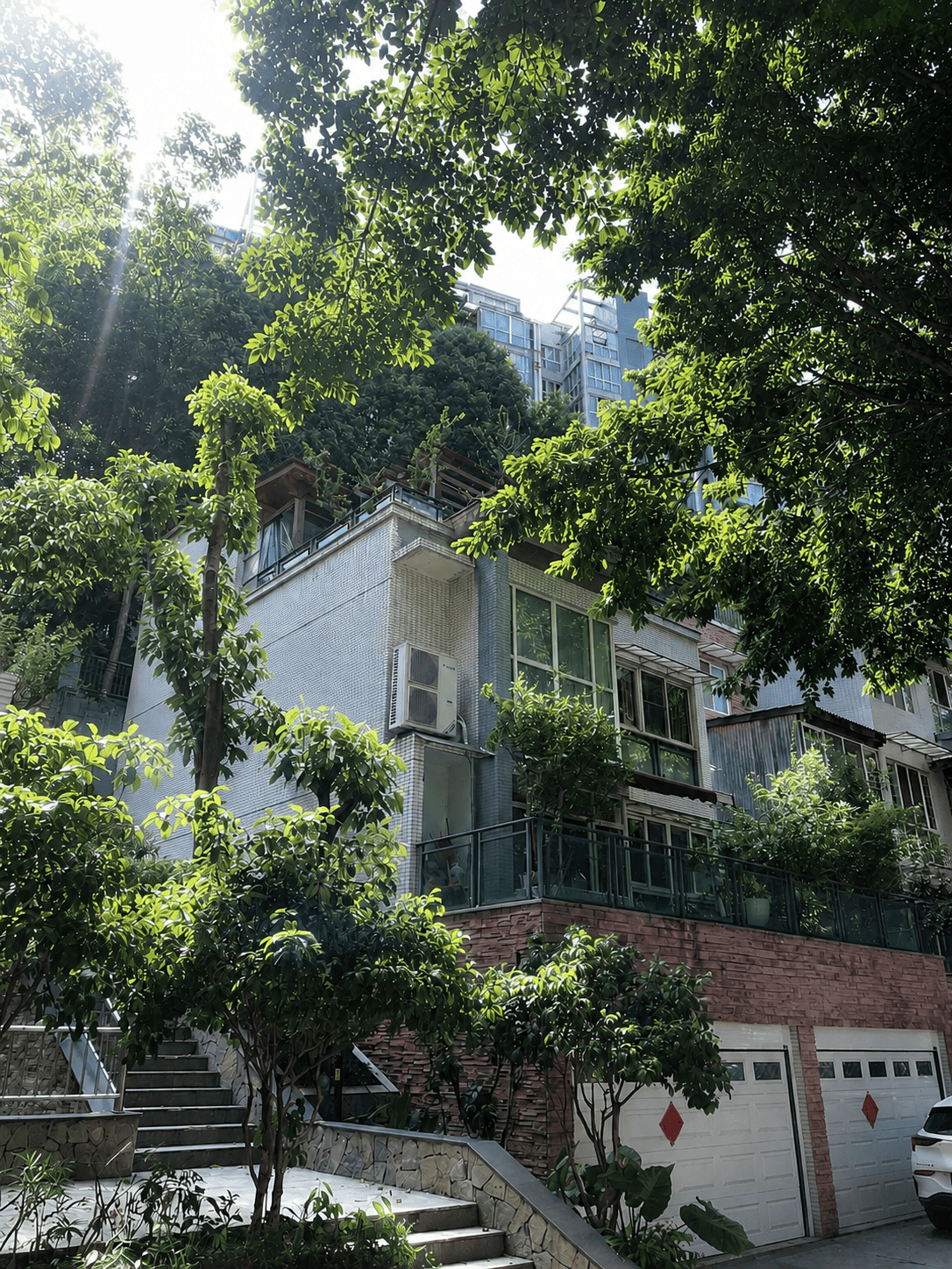 酒泉岛居岁月从容升级：小小岛老别墅加装蒂升悦行款电梯